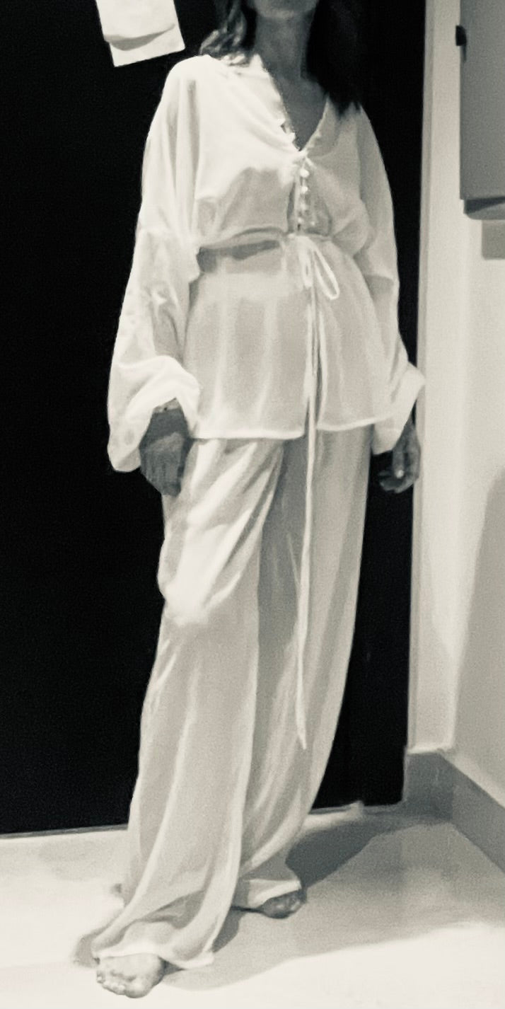 THE VOILE SET