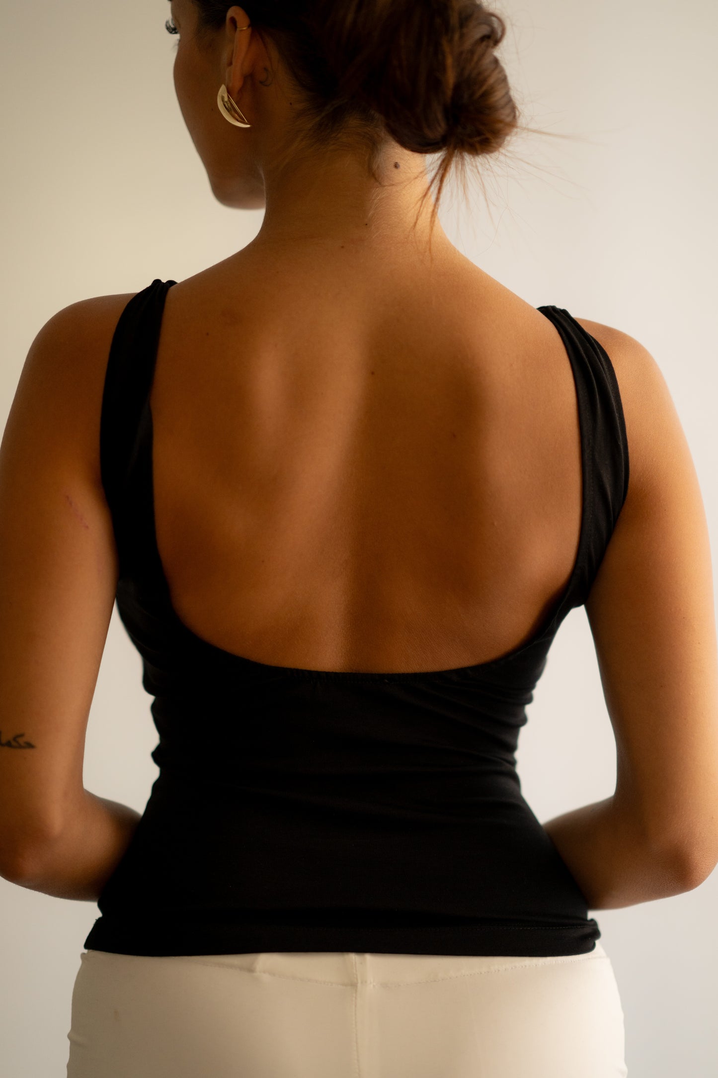 Black Sleevless Low Back Contour Top