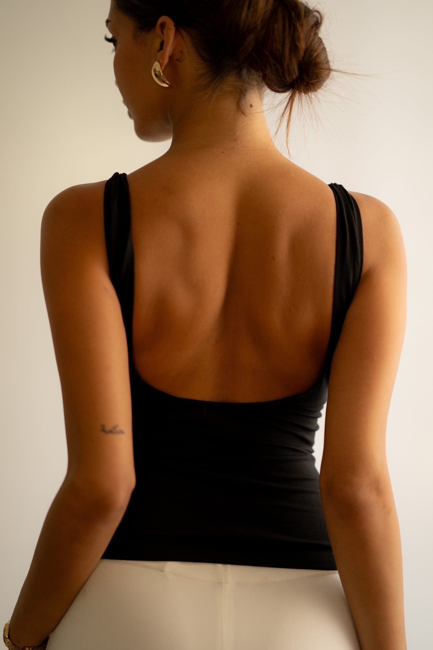 Black Sleevless Low Back Contour Top