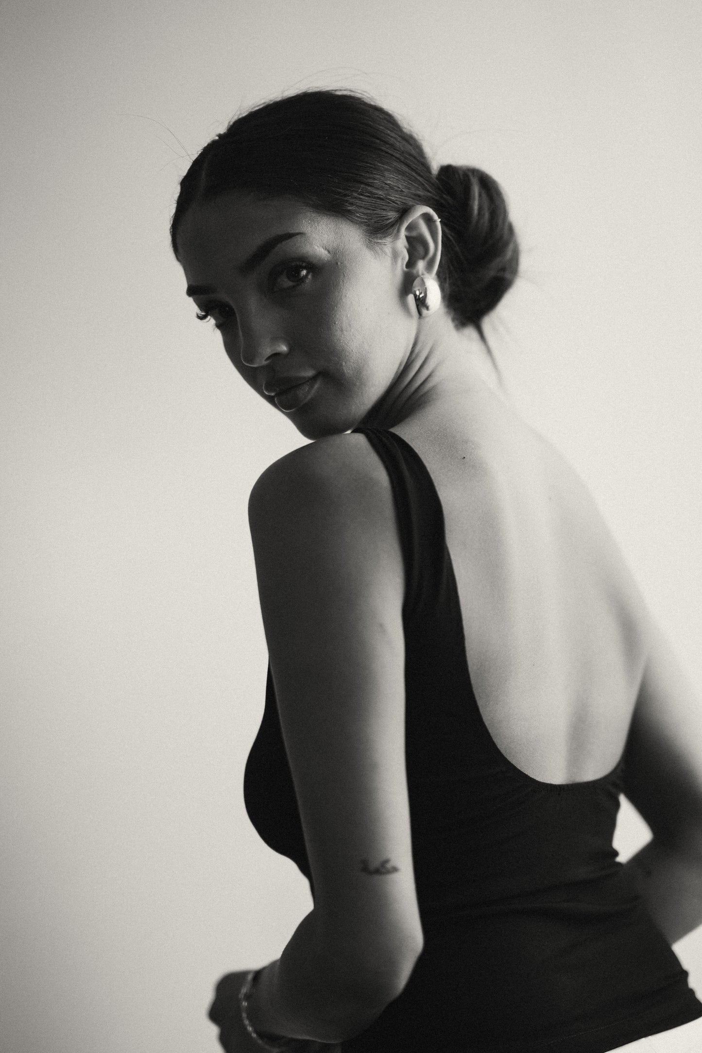 Black Sleevless Low Back Contour Top
