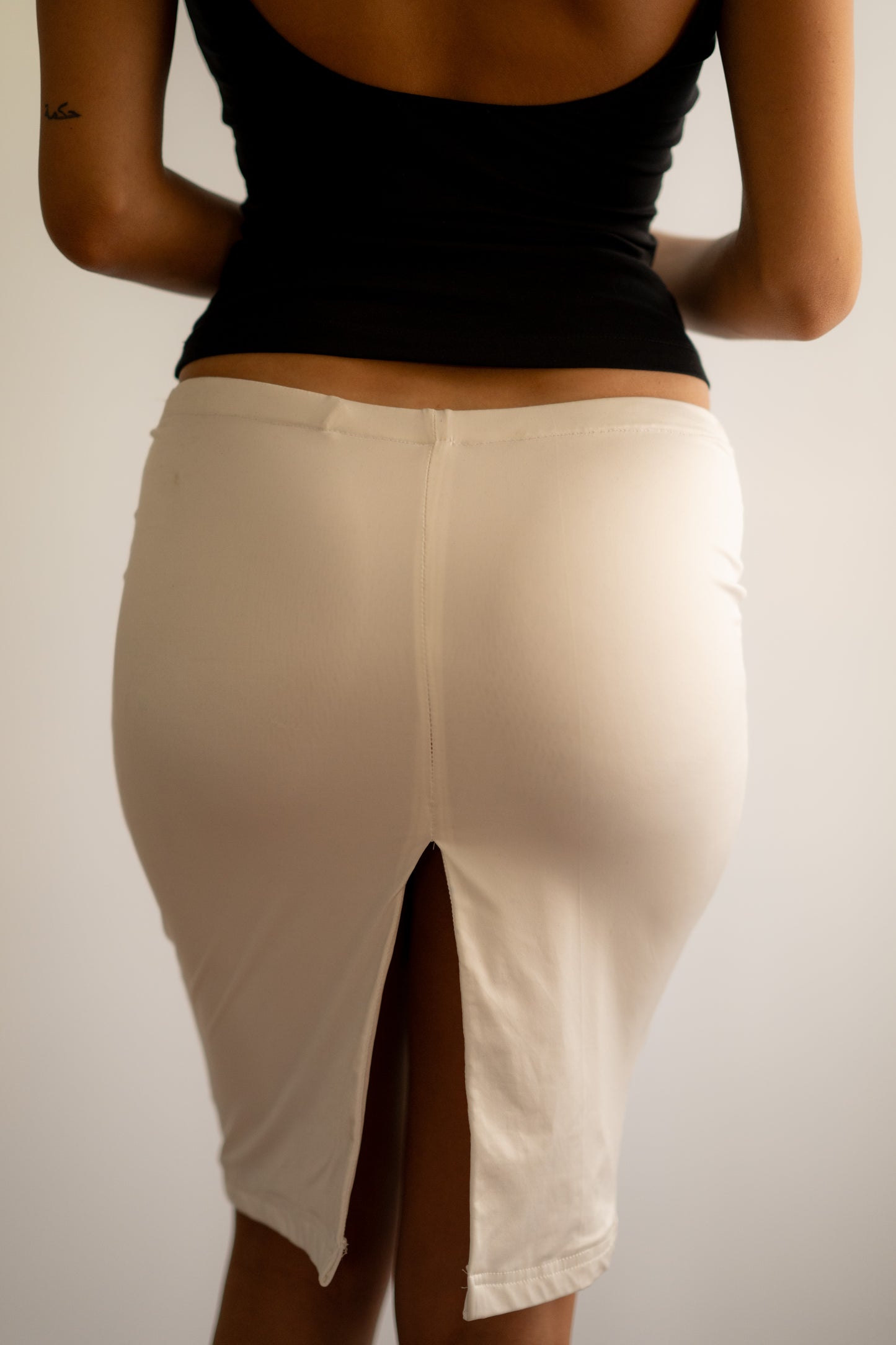 Black Sleevless Low Back Contour Top