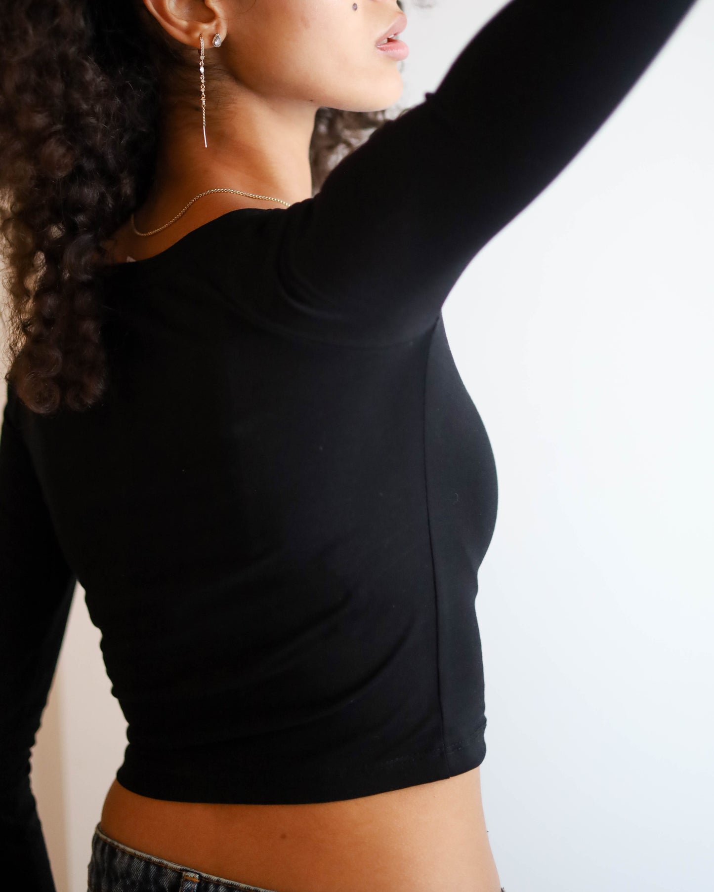 V Shape Long Sleeve Top (Black Cropped)