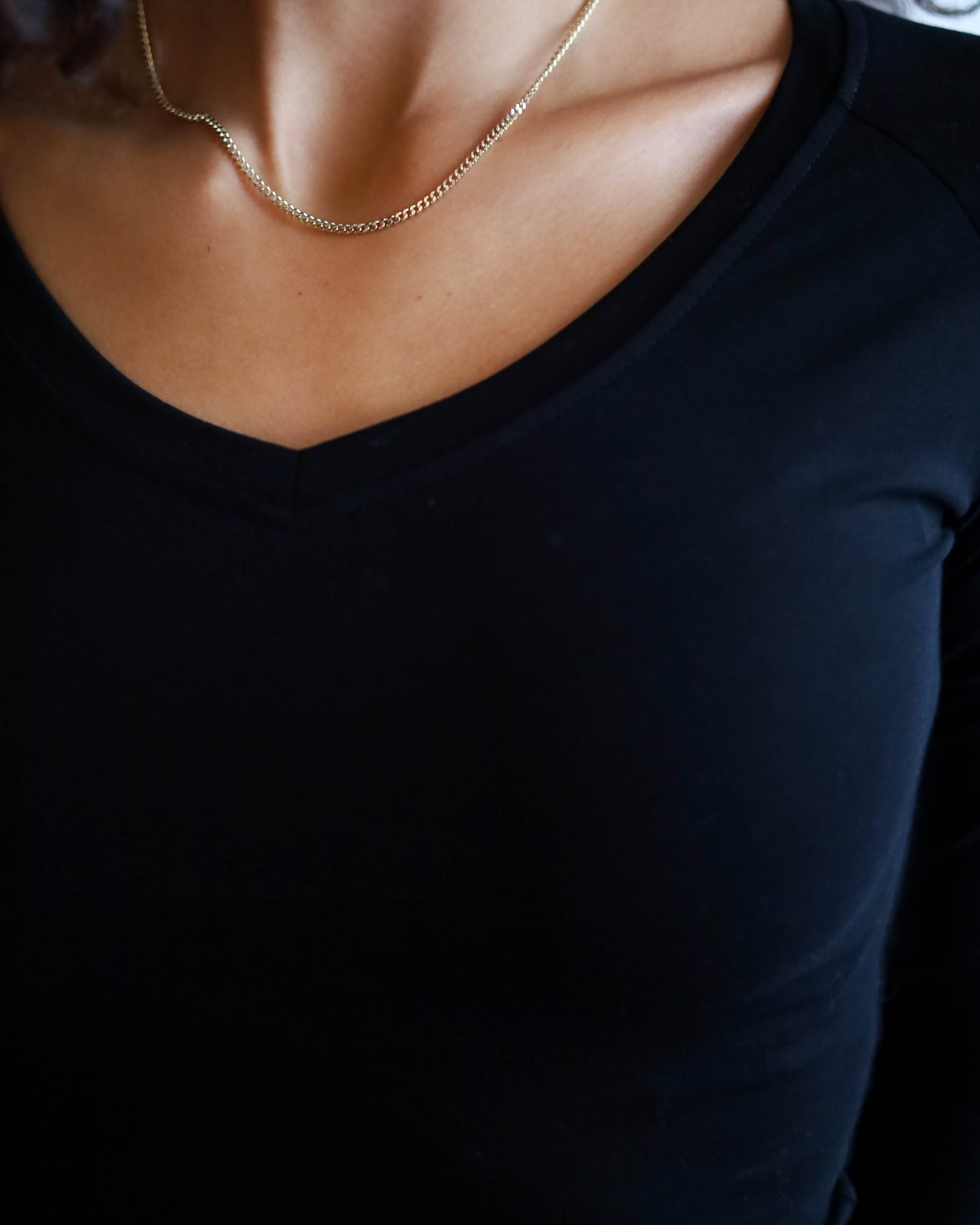 V Shape Long Sleeve Top (Black Cropped)